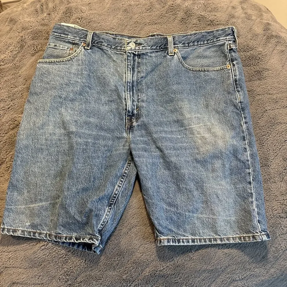 Levi's Men's 505 Regular Fit Denim Shorts Light Wash Summer Casual Size 42 - Picture 2 of 8